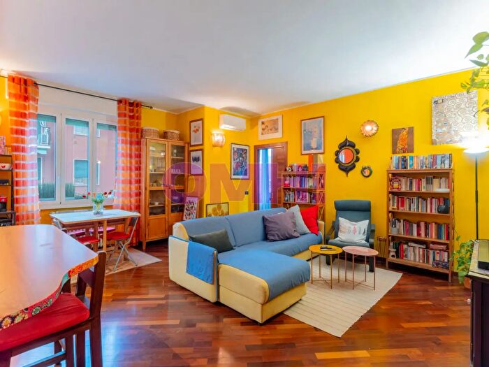 Appartamento trilocale in vendita in Via Petrarca, Sesto San Giovanni