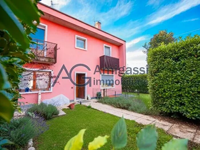 Casa quadrilocale in vendita in Via Giacomo Quarenghi, Grassobbio