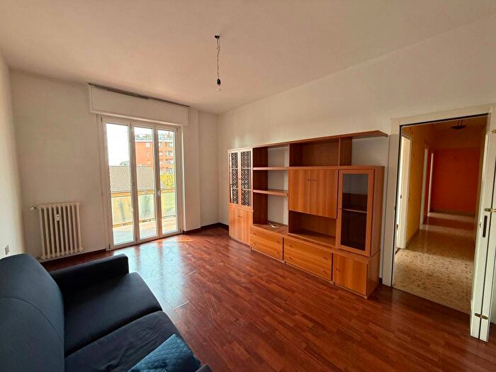 Appartamento trilocale in affitto in Viale Rimembranze, Centro, Garbagnate Milanese