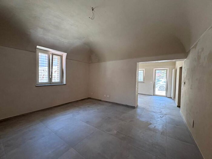 Appartamento quadrilocale in affitto in Via Francesco Damilano, Centro, Trinità