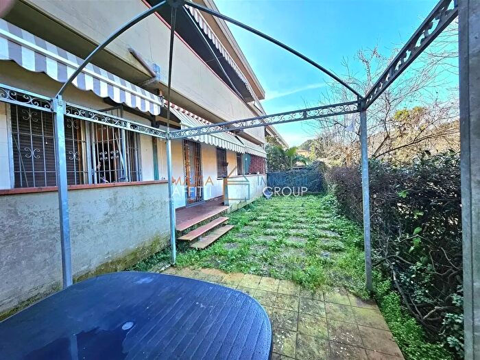 Appartamento quadrilocale in vendita in Via Mura dei Frati, Massa