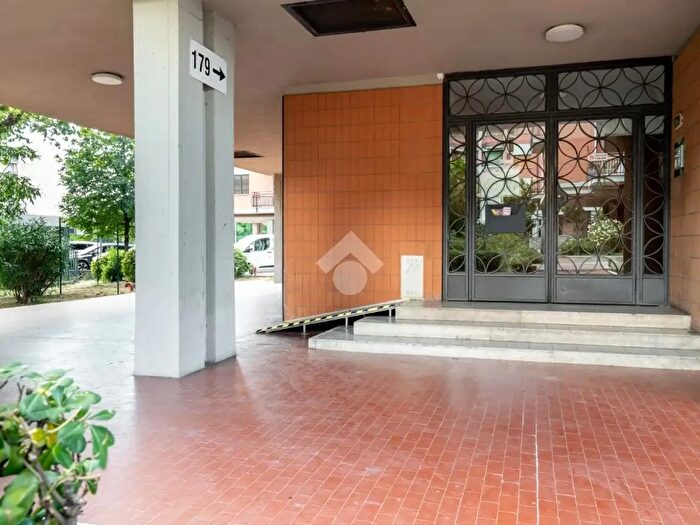 Appartamento trilocale in affitto in Viale a Guidoni, Firenze