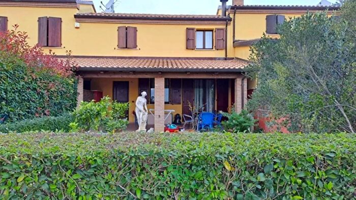 Casa trilocale in vendita in Strada Comunale Monte Pitocchio Fano, Fano