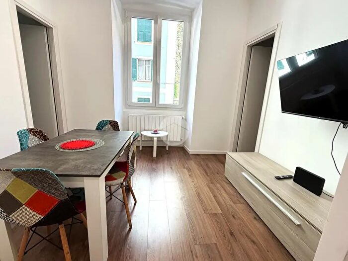 Appartamento quadrilocale in vendita in Via Pertinace, Genova