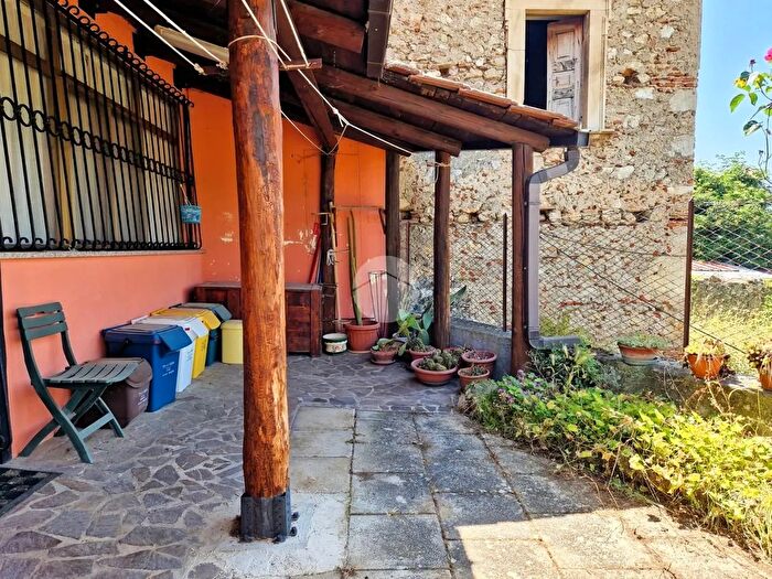 Casa con 5 locali in vendita in Casa Indipendente Via Testa, Pizzoli