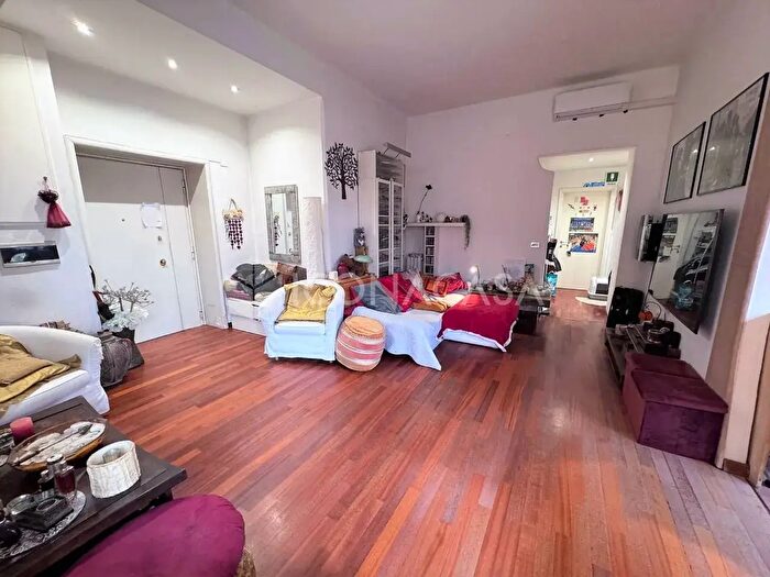 Appartamento con 5 locali in vendita in Via Luigi Tanari, Bologna