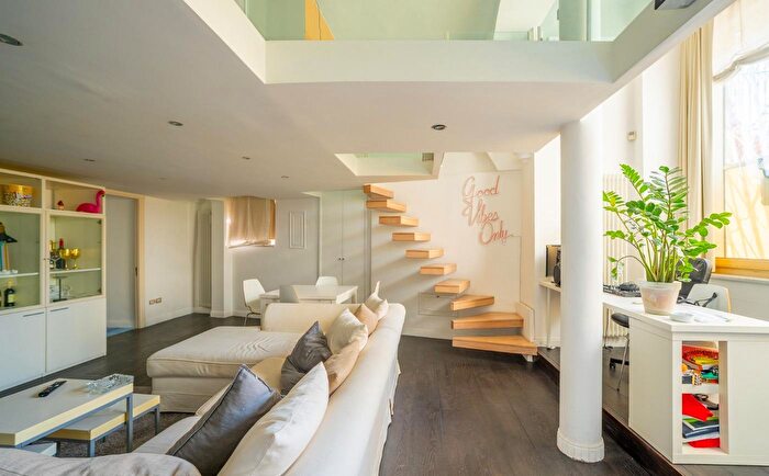 Appartamento in vendita in Via Tarquato Tasso, Napoli