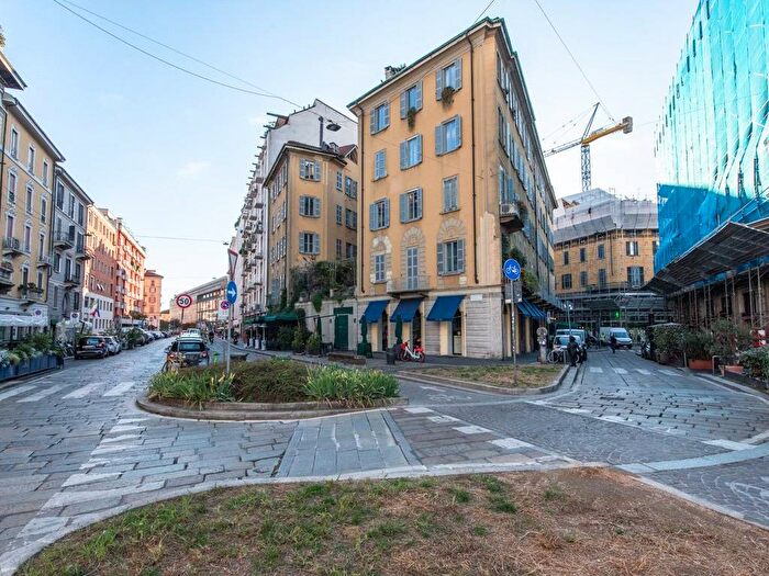 Appartamento trilocale in affitto in via Castelfidardo, Moscova, Milano