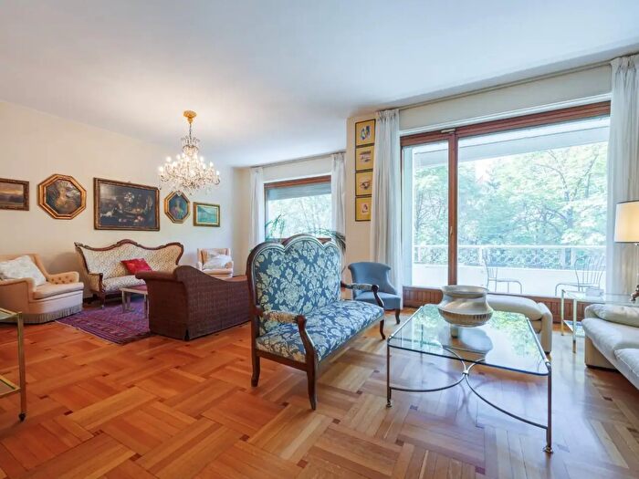 Appartamento con 5 locali in vendita in Corso Rodolfo Montevecchio, Torino
