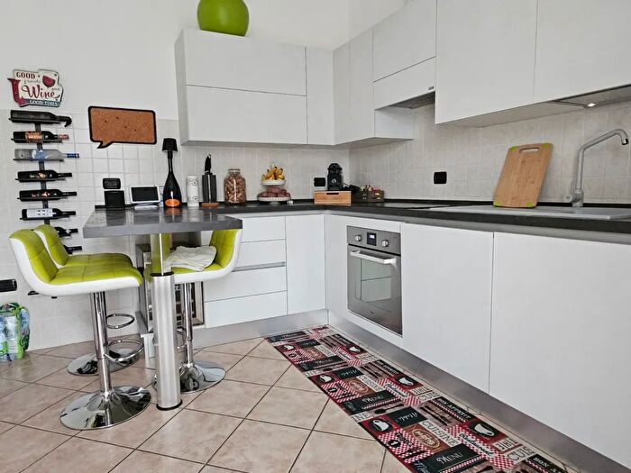 Appartamento trilocale in vendita in Via Piave, Cassano Magnago