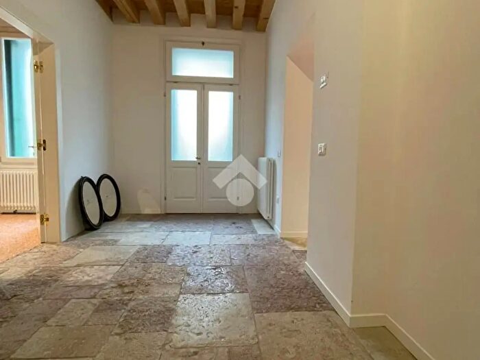 Appartamento trilocale in affitto in Bassano Del Grappa