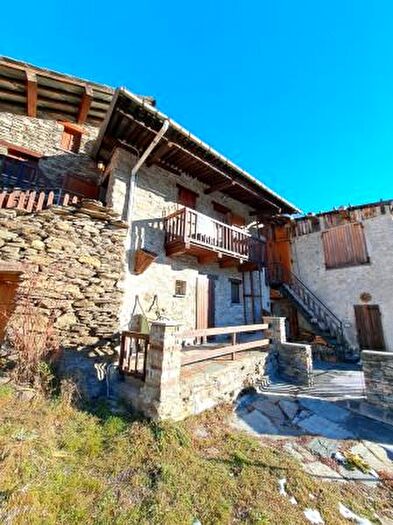 Casa trilocale in vendita in Frazione Borgo, Crissolo