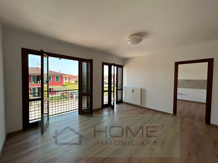Appartamento quadrilocale in vendita in Via Giovanni XXIII, Rovolon
