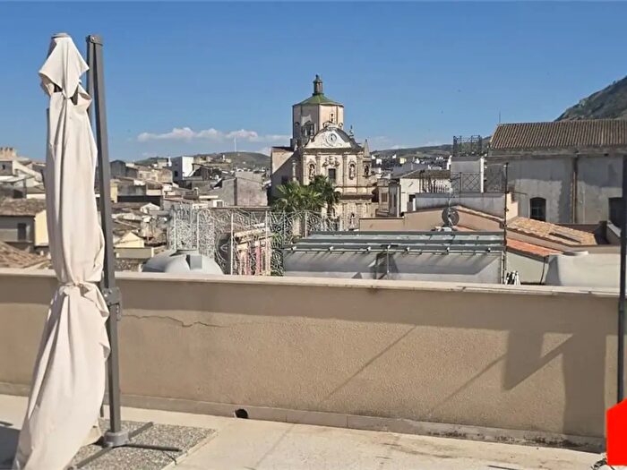 Casa con 5 locali in vendita in Alcamo