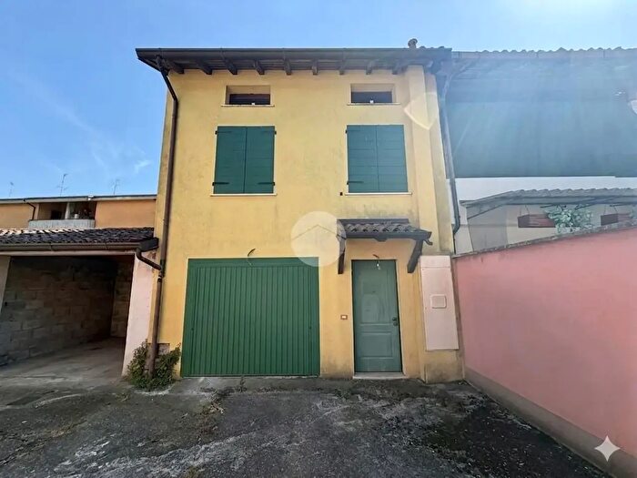 Casa bilocale in vendita in Via Baldassi, Borgo San Giacomo