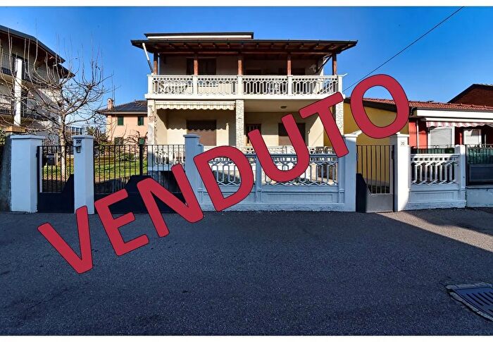 Casa con 6 locali in vendita in Via San Giovanni Bosco, Paderno Dugnano