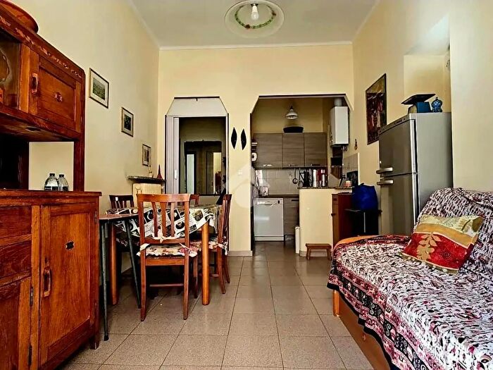Appartamento bilocale in vendita in Via Arona, Torino