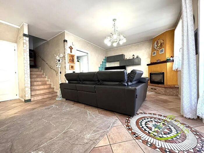 Casa con 6 locali in vendita in Via Arzerini, Camponogara