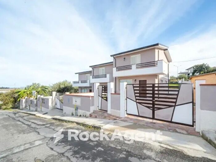 Casa quadrilocale in vendita in Via Giuseppe di Mario, Furnari