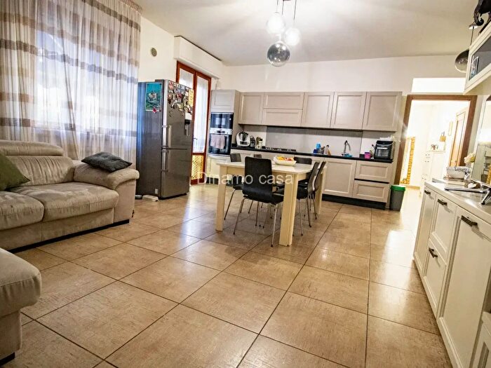 Appartamento trilocale in vendita in Via Pietro Mascagni, Prato