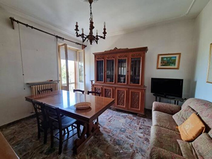 Appartamento quadrilocale in vendita in Viale della Vittoria, Loro Piceno