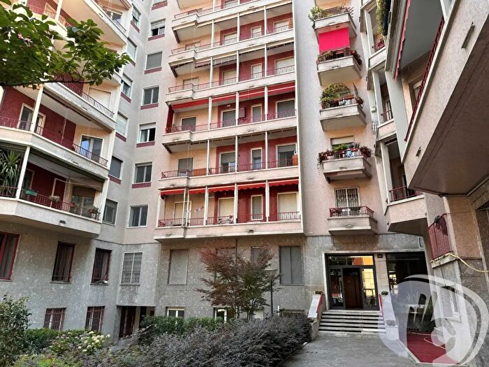 Appartamento bilocale in vendita in Via Vignoli, Milano