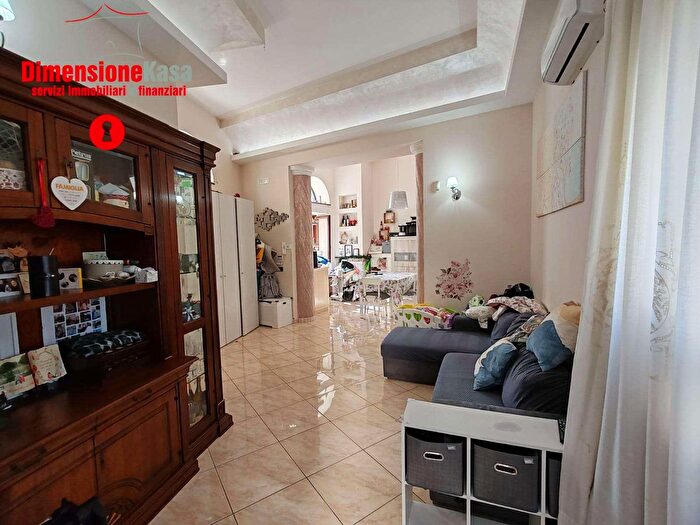 Casa quadrilocale in vendita in Via Santa Maria a Parete, Liveri