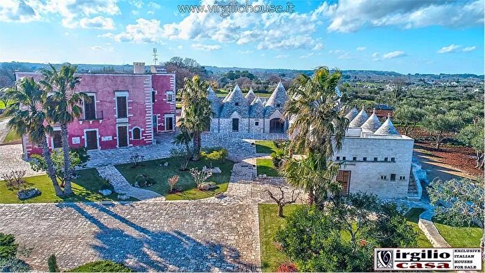 Casa con 20 locali in vendita in Martina Franca