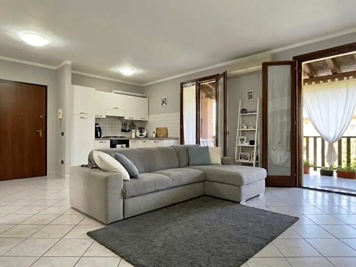 Appartamento trilocale in vendita in Villaggio Tullio Cavalli, Gambara
