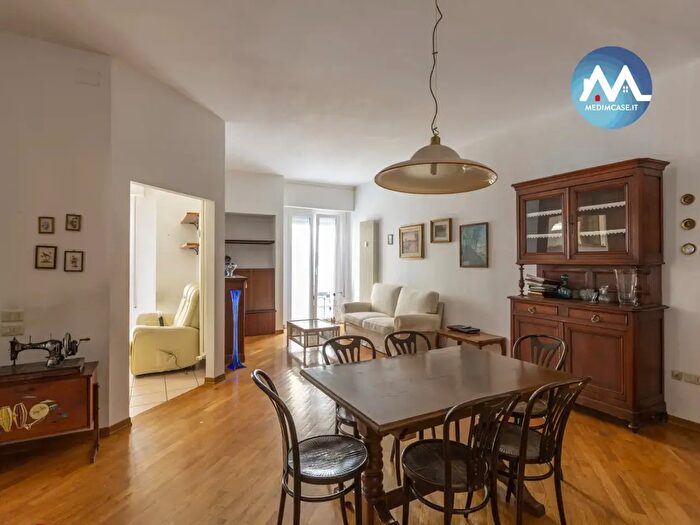 Appartamento trilocale in vendita in Via Galileo Ferraris, Pesaro