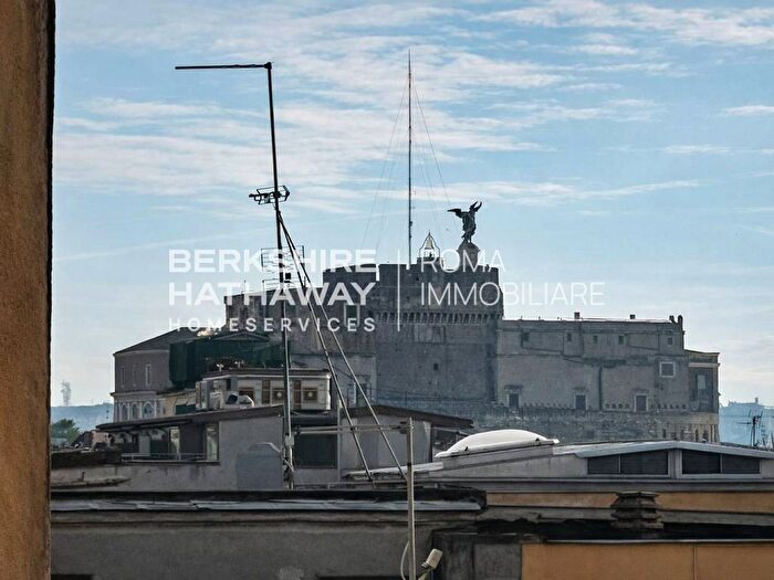 Appartamento trilocale in affitto in Borgo Vittorio, Borgo, Roma