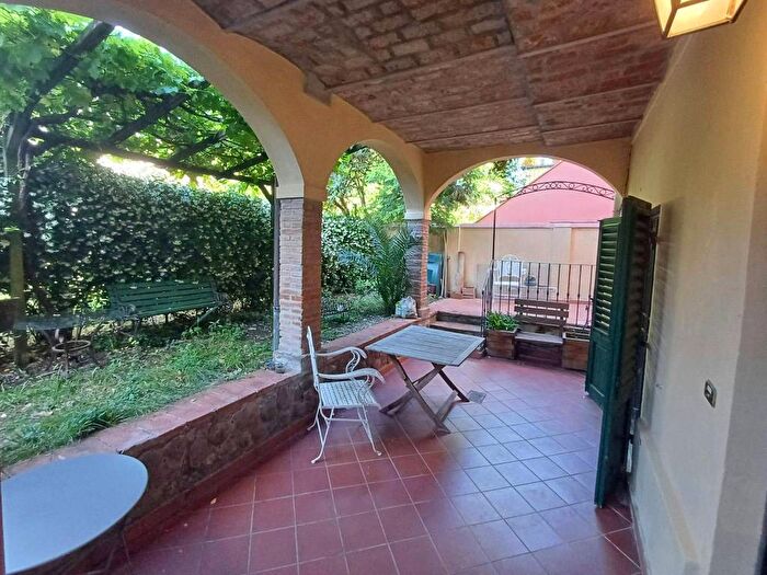 Appartamento quadrilocale in affitto in Via Guido Guinizzelli, Le Cure, Firenze