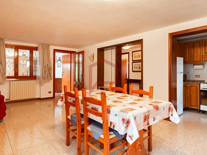 Appartamento trilocale in affitto in Martellago