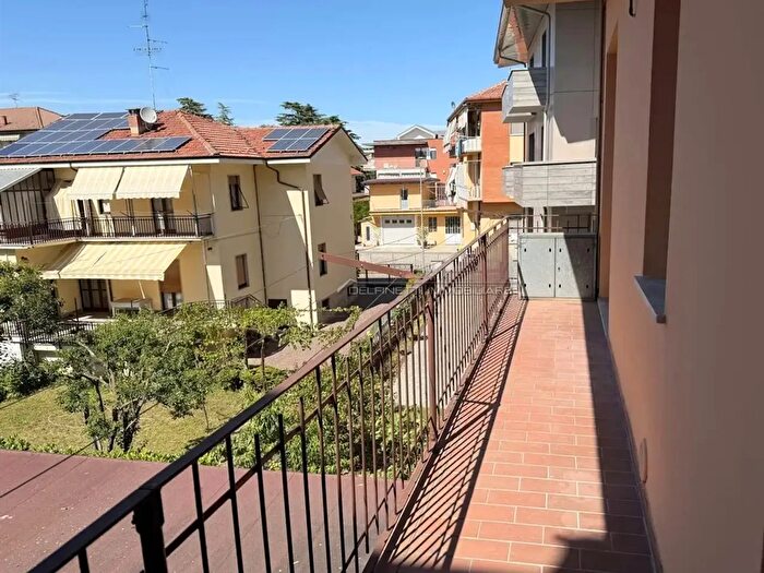 Appartamento trilocale in vendita in Via Rorine, Alba