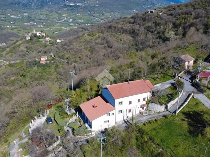 Casa con 5 locali in vendita in Via Casevecchia, Rieti