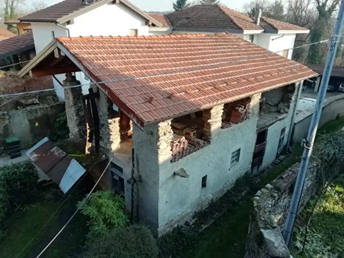 Casa con 6 locali in vendita in Via Maggiore c, Invorio