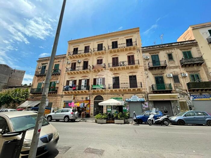 Appartamento quadrilocale in vendita in Via Noce, Palermo