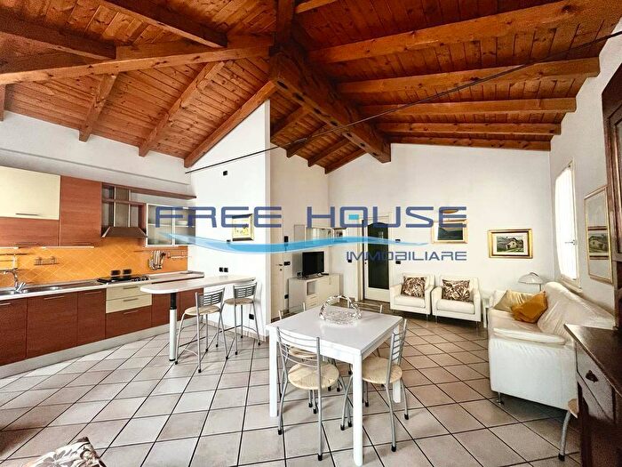 Appartamento trilocale in affitto in Via XX Settembre, Centro, Cervia