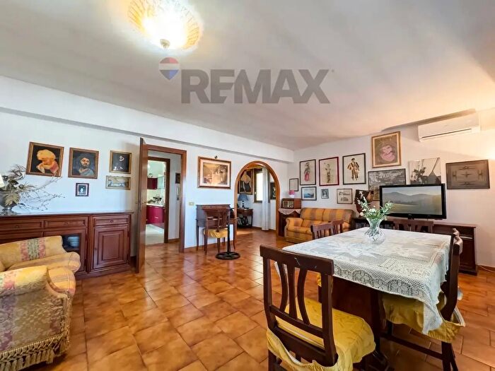Appartamento quadrilocale in vendita in Roma