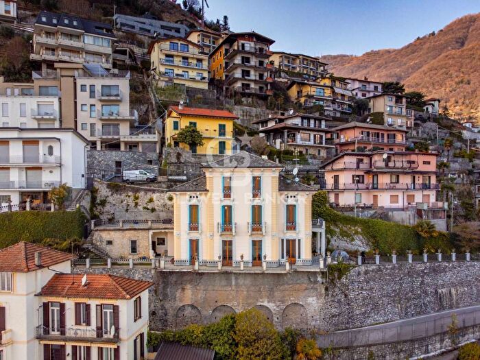 Casa con 6 locali in affitto in Centro, Argegno