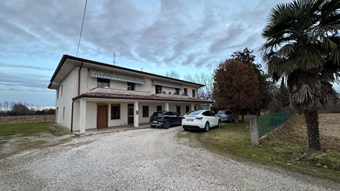 Appartamento con 5 locali in vendita in Santa Maria di Sala Via Caltana, Santa Maria Di Sala