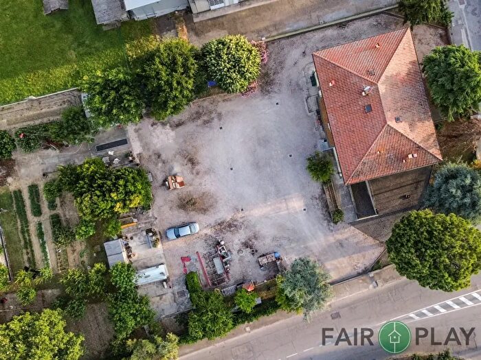 Casa con 5 locali in vendita in Via Gd Romagnosi, Forli'