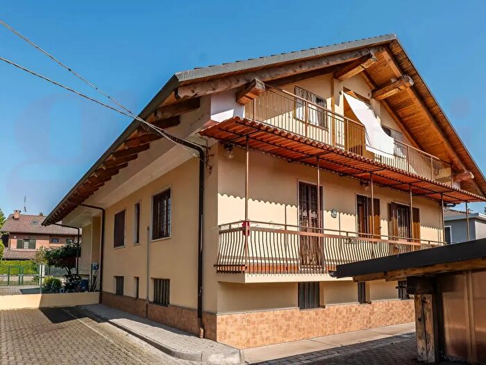 Casa con 6 locali in vendita in Via Rubens Fattorelli, Torino