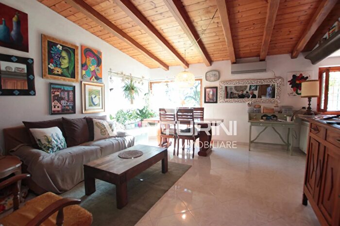 Appartamento trilocale in vendita in Via della Riserva di Livia, Roma