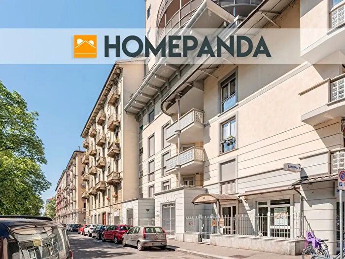 Appartamento con 11 locali in vendita in Corso Francesco Ferrucci, Torino