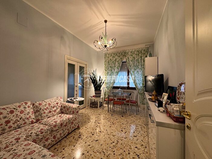 Appartamento con 6 locali in vendita in Via Partenio C, Avellino