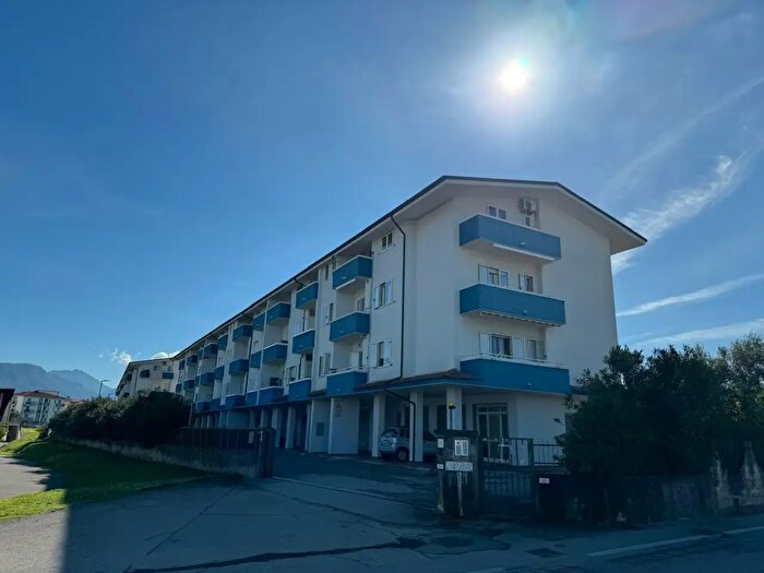 Appartamento quadrilocale in vendita in Via Licinella, Capaccio