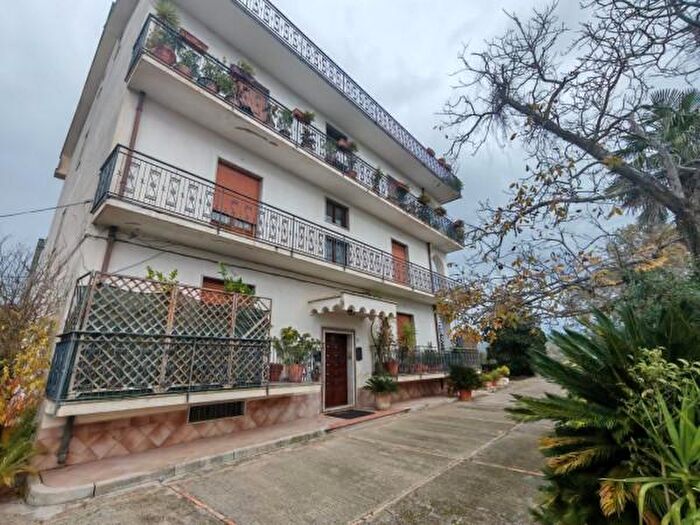 Appartamento quadrilocale in vendita in Via San Vitale, Benevento