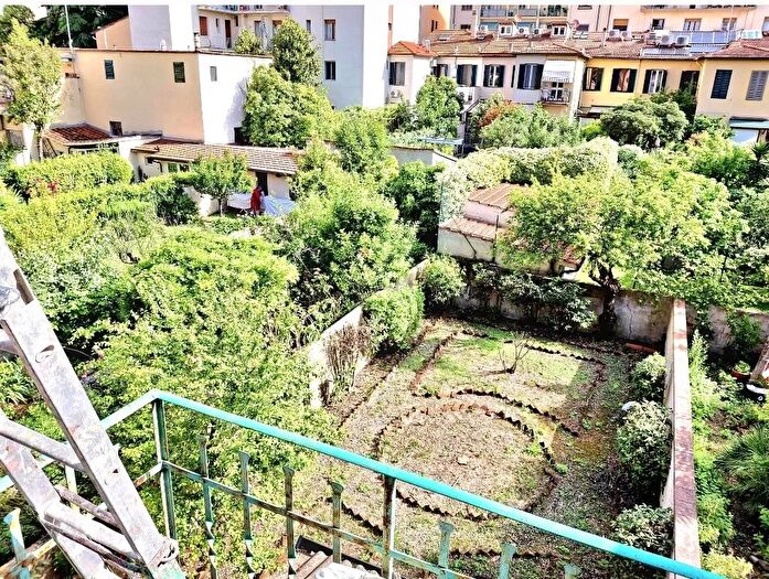 Appartamento con 5 locali in vendita in Firenze