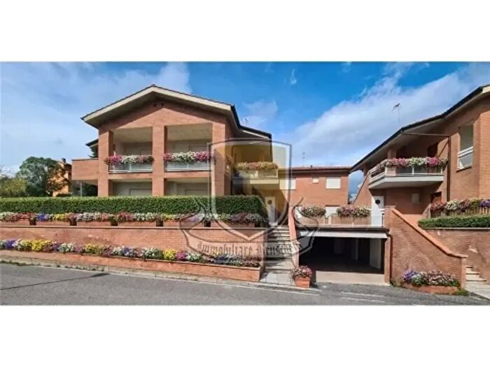 Appartamento con 5 locali in vendita in Murlo